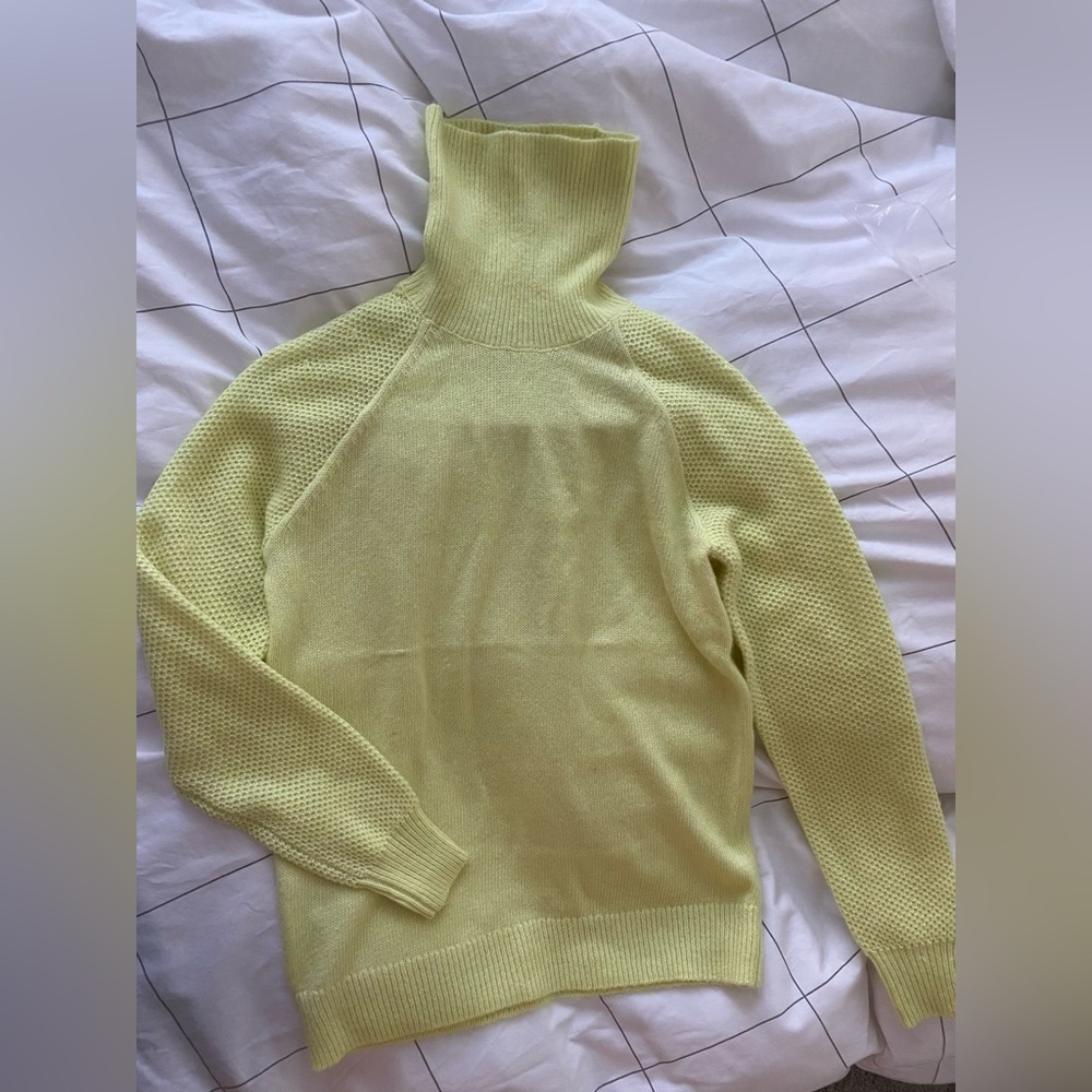 Mixed Stitch Turtleneck Sweater - Picture 3 of 4